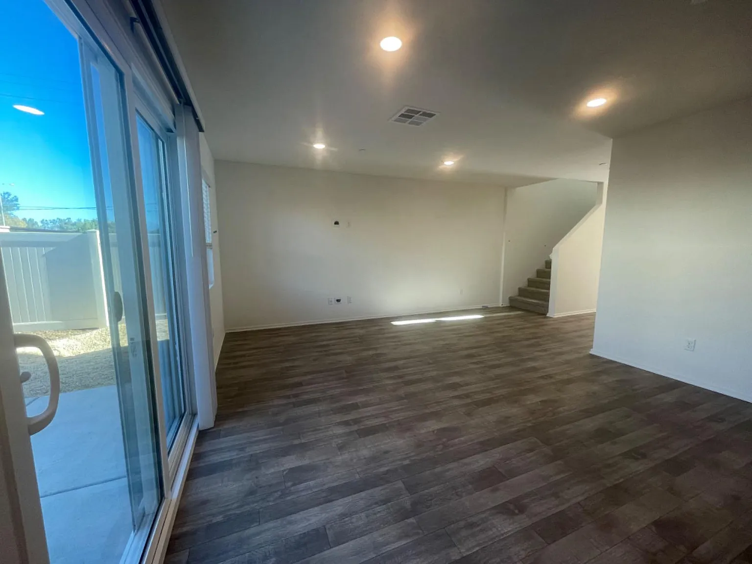 5 bed, 1800 sqft, $3,400 — Photo 3