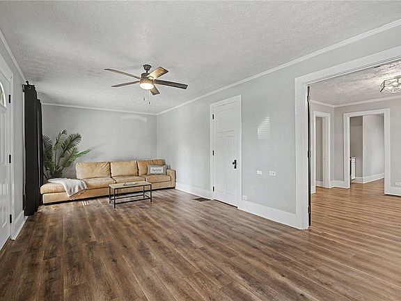 5th image of 2155 Philadelphia Dr
