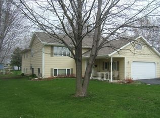 2601 Emerald Ln E, Shakopee, MN 55379