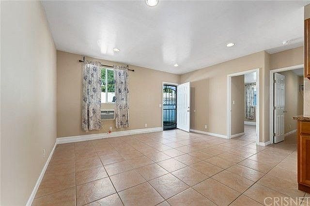 1st image of 8459 Tampa Ave