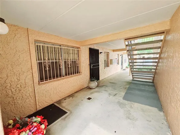 4718 Michael Ct Unit 117, Tampa, FL 33614