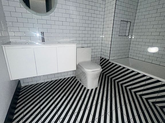 5th image of 568 Communipaw Ave #202B