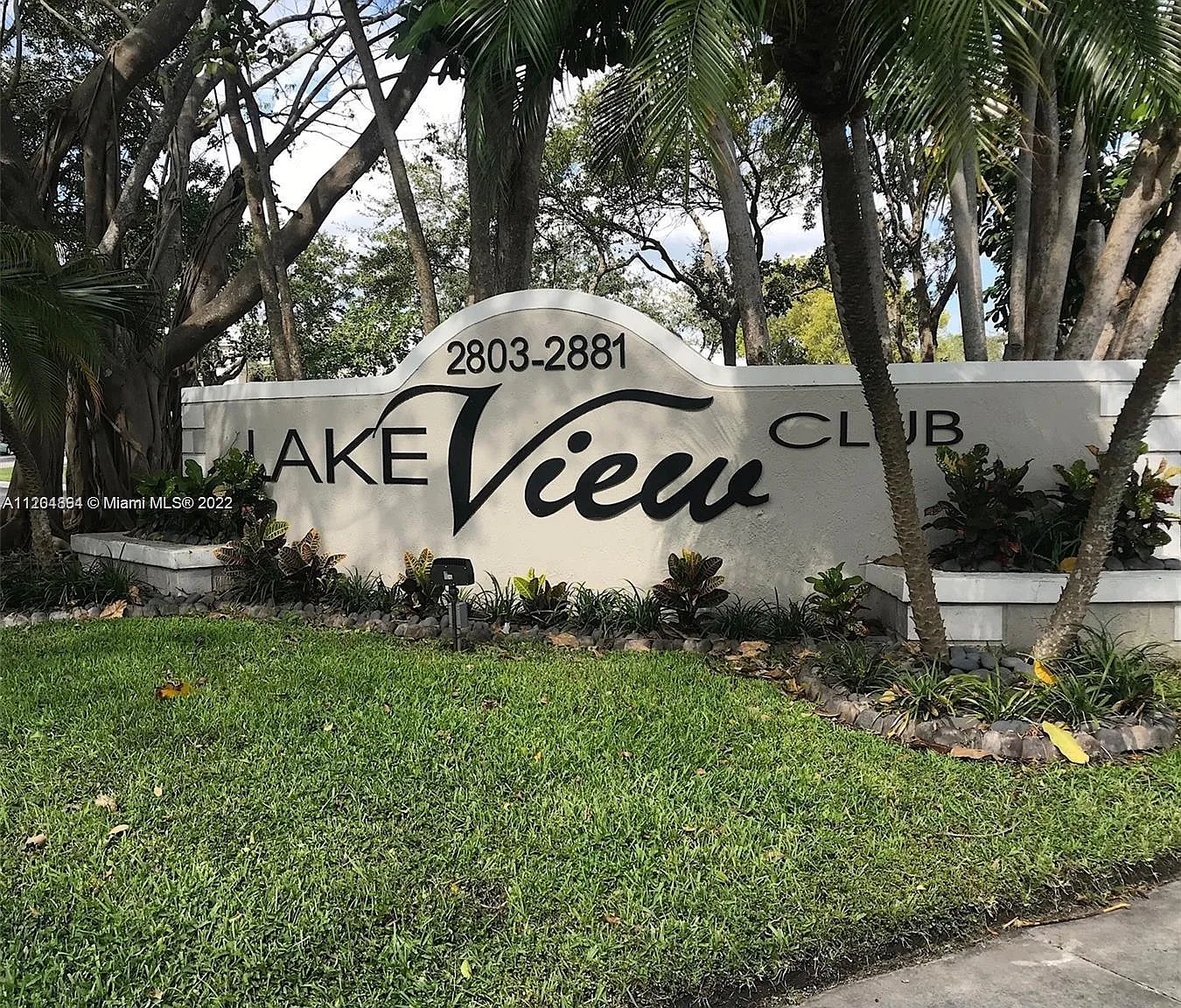 N Oakland Forest Dr, Oakland Park — Photo 3