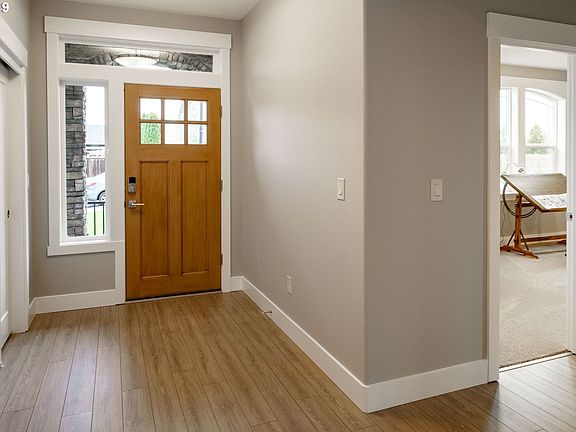 3rd image of NE 135th Sq