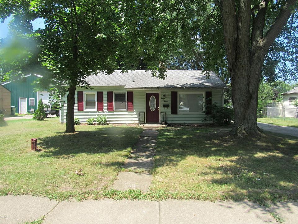 1st image of 2420 Rebecca Ln
