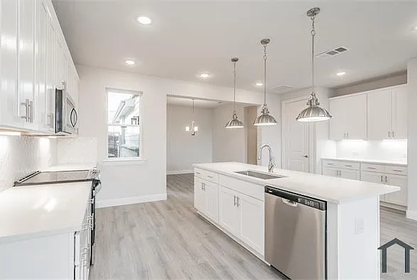 9609 Thorncrown Ln — Photo 23
