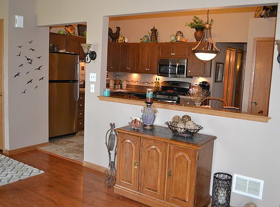 4th image of 10718 Louisiana Ct #49