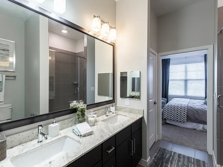 Spacious Bathroom