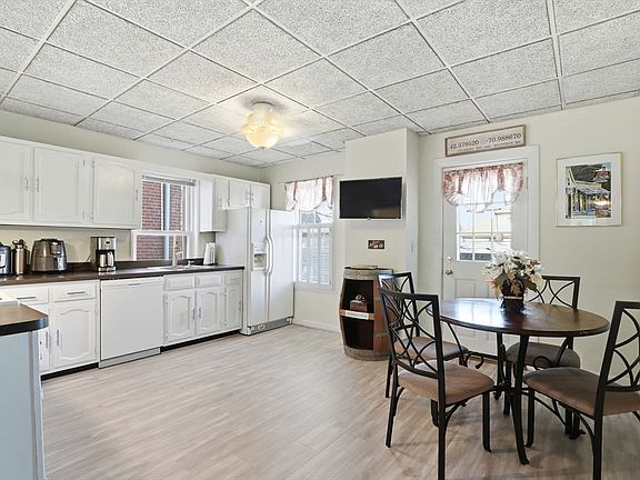5th image of 92 Lincoln St #2