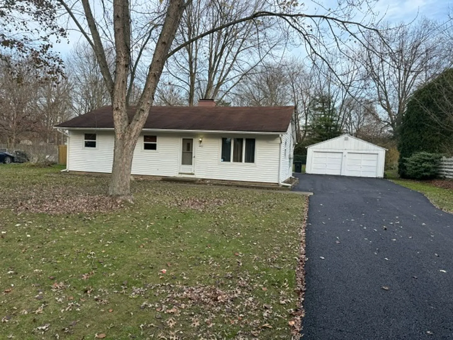 442 Clifton Dr NE photo 1