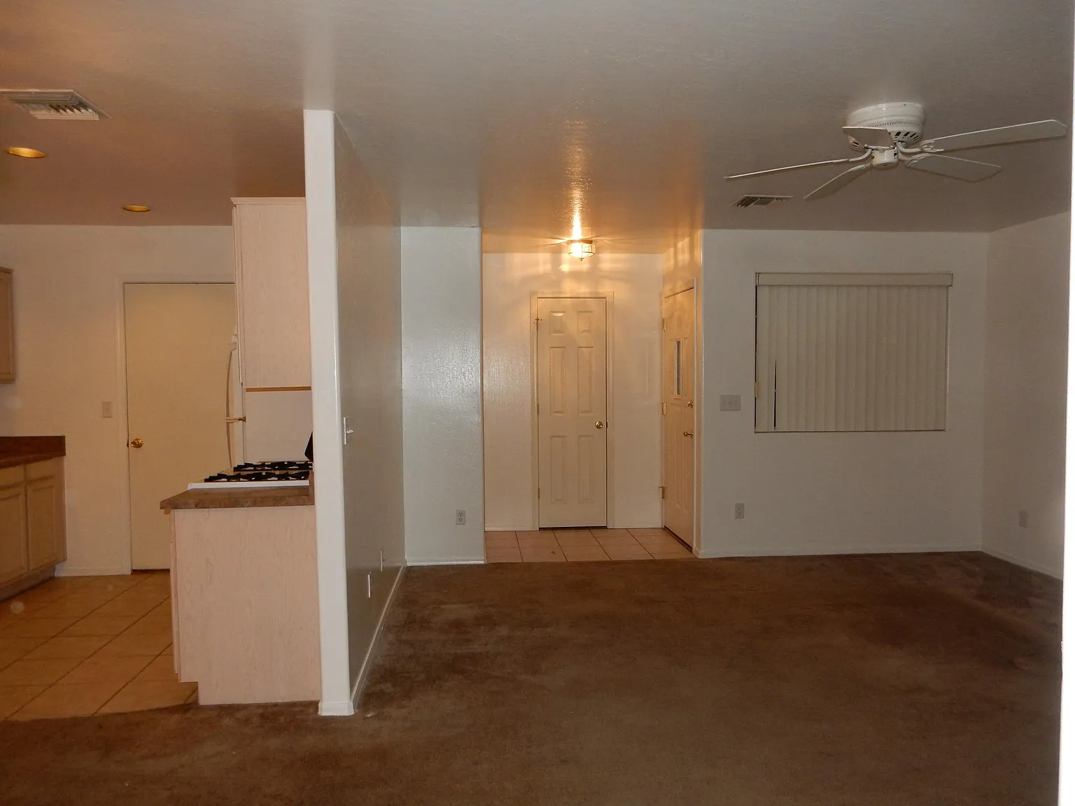 2 bed, 1050 sqft, $1,550 — Photo 2