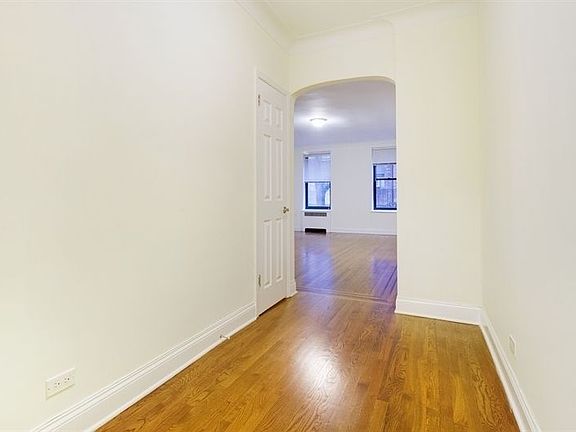 3rd image of 310 E 75th St APT 1B