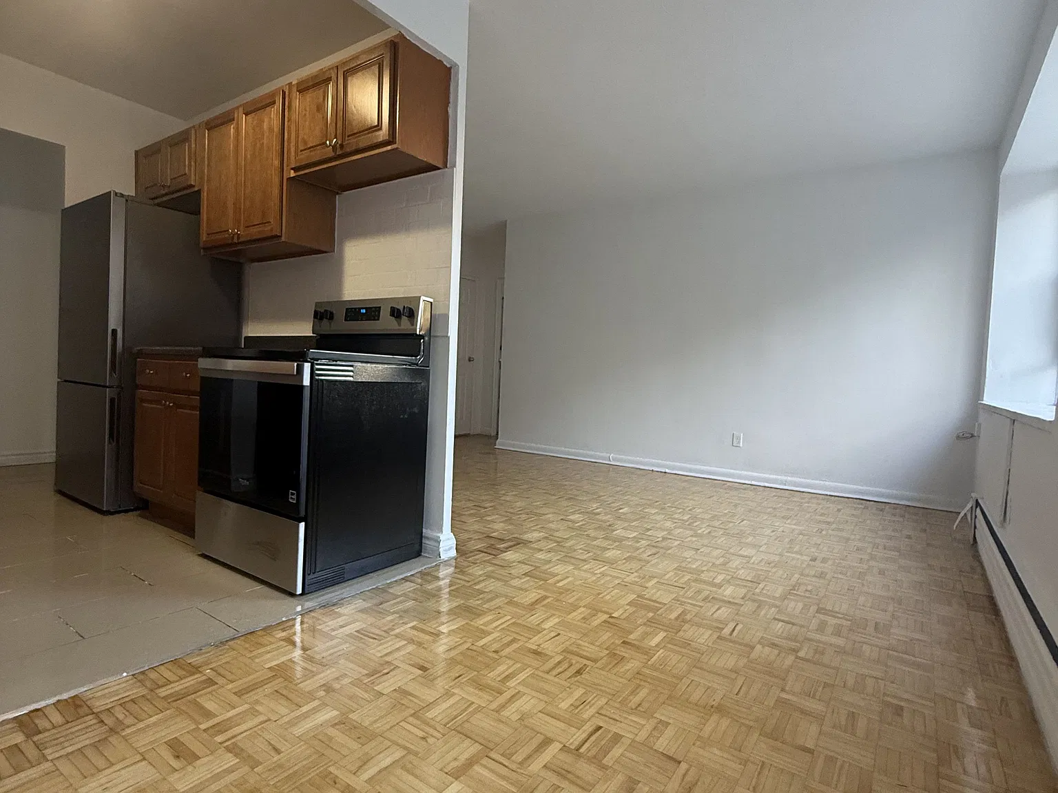 2895 Bathurst St — Photo 4