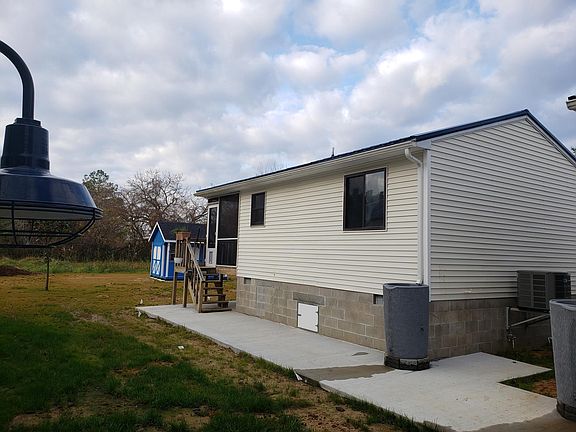 5th image of 6088 Lewis St
