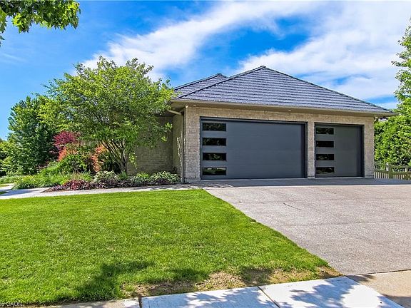 4th image of 139 Mannheim Cres