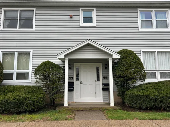 131 Carriage Path South #131, Milford, CT 06460