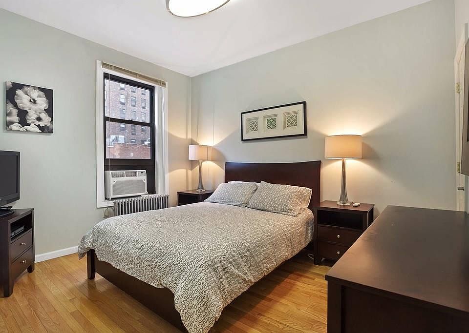 2nd image of 62 Greenleaf St