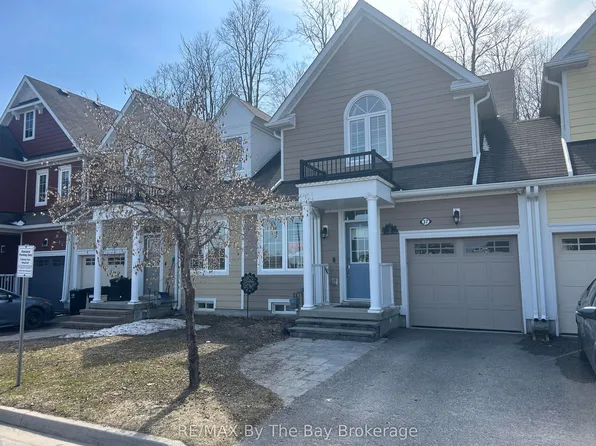 37 Berkshire Ave, Wasaga Beach, ON L9Z 0G3
