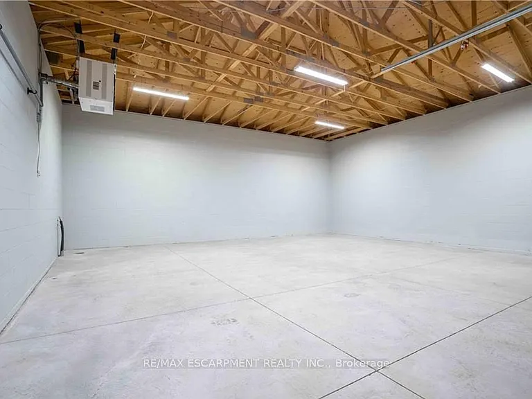 355 Jones Rd — Photo 18