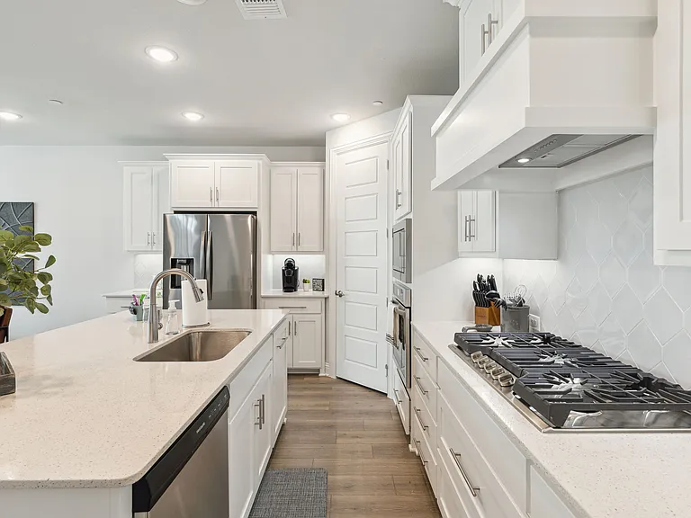 1905 McClane Dr — Photo 13