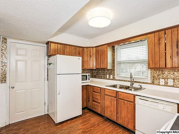 3rd image of 2219 Villaret Dr SW