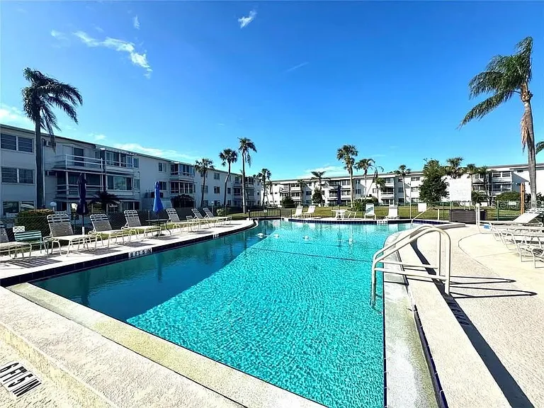 2047 Canal Dr #L6 — Photo 3