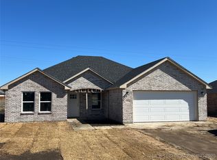 3132 Silver Charm Ave, Durant, OK 74701
