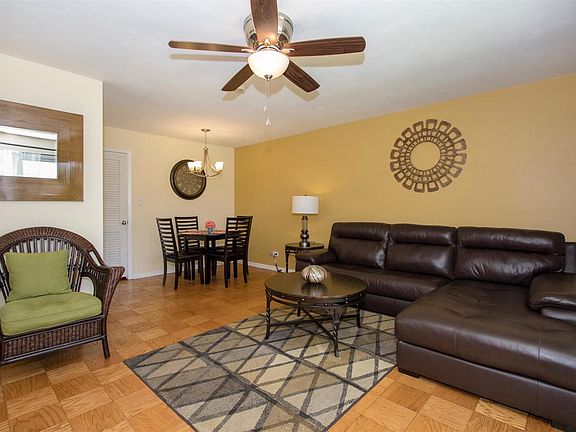 3rd image of 506 Briarwood Ln