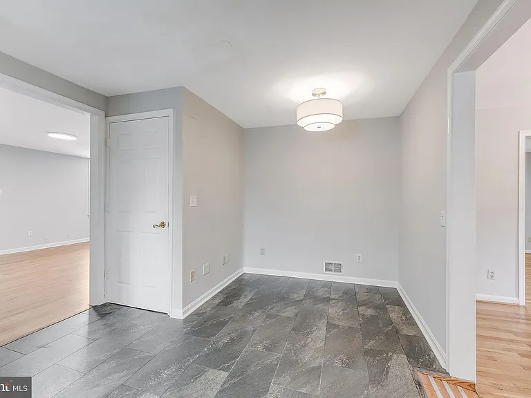 1005 N Lebanon St — Photo 13