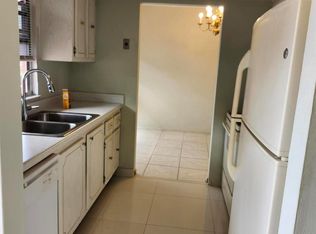 17 Golfs Edge APT H, West Palm Beach, FL 33417