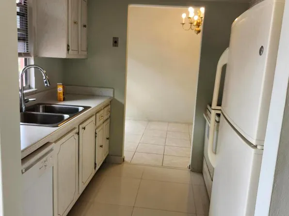17 Golfs Edge, West Palm Beach, FL