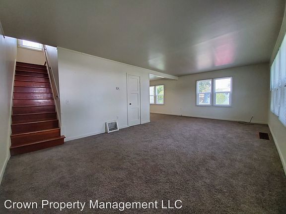 2nd image of 1117 Long Ave