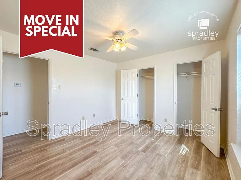 115 Lacey Lou Ln — Photo 1
