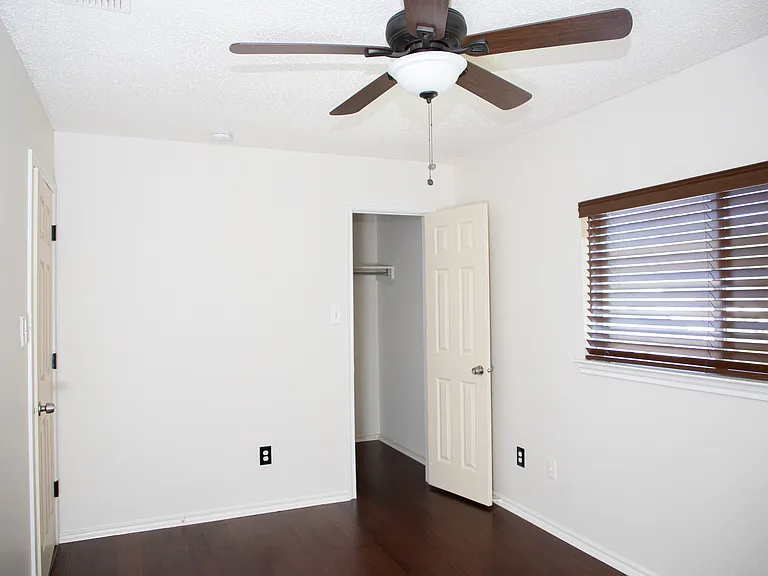 2201 Driskell Ln — Photo 16