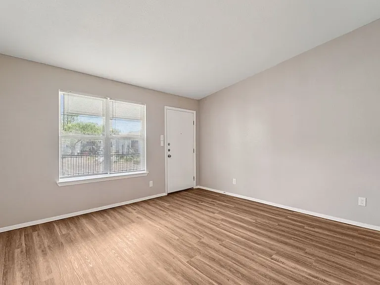Crosby at Westchase Apartments — Photo 95