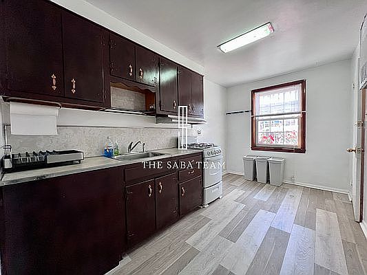 4th image of 24-03 93rd St #1