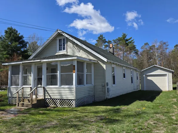 689 Glen Rd, Jay, NY 12941