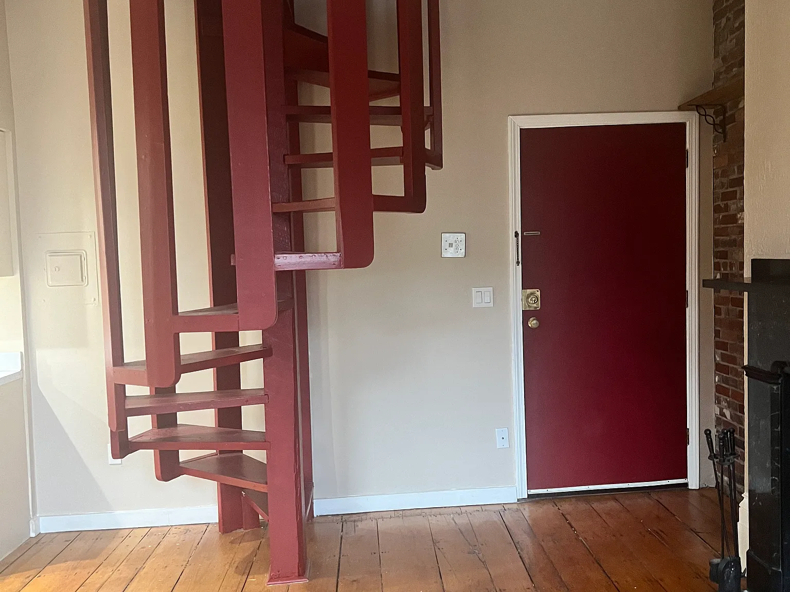 2 bed, 900 sqft, $2,200 — Photo 2