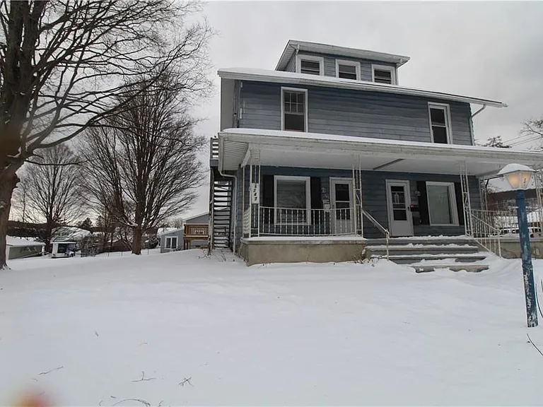 247 Princeton Ave — Photo 1
