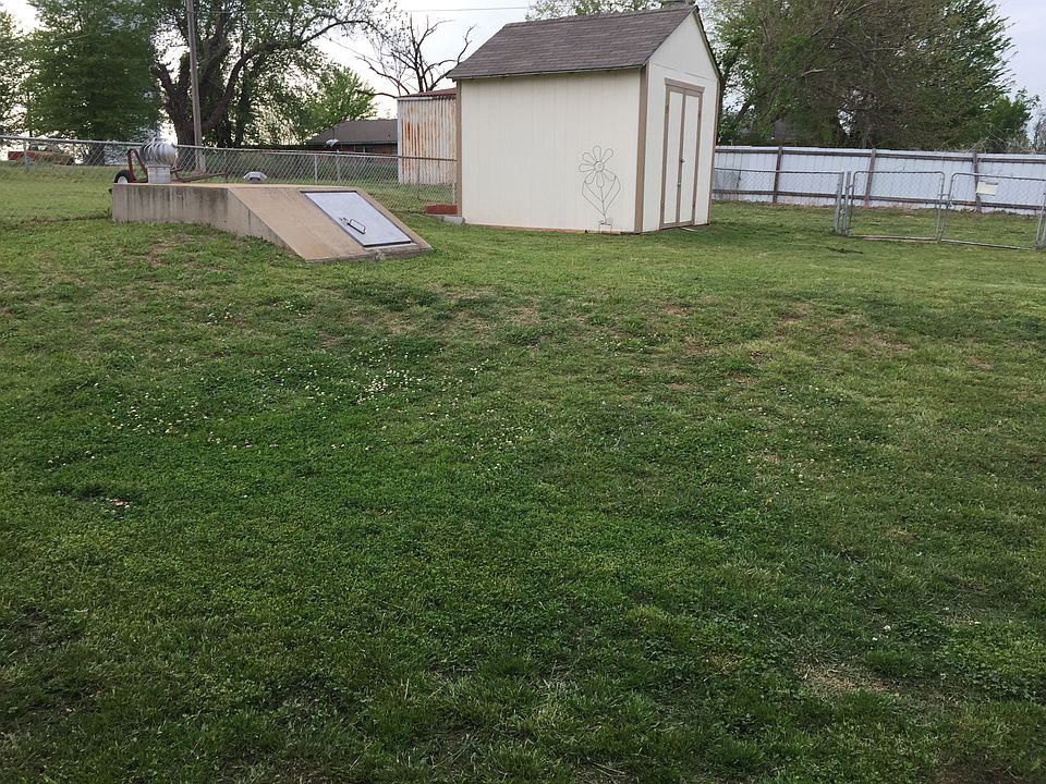 2nd image of 508 W 1st St