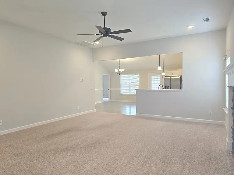 337 Jardon St — Photo 6