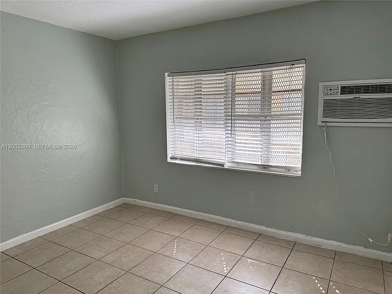 7633 Dickens Ave #2 — Photo 5