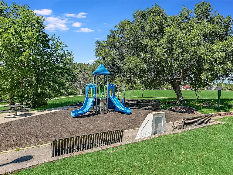 2403 Bosque Dr #B — Photo 28