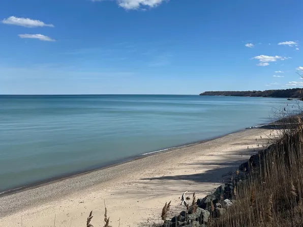 6250 North Lake DRIVE, Whitefish Bay, WI 53217