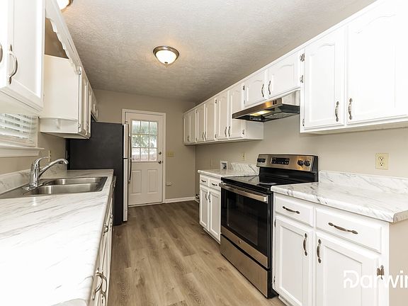 2nd image of 208 Riverwood Dr