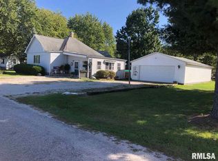 1412 W Gilpin St, Taylorville, IL 62568