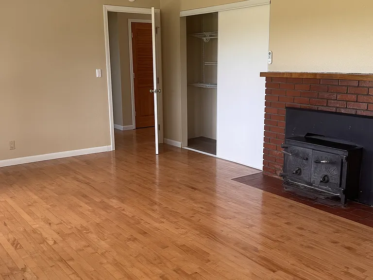 8741 Old Highway 99 S — Photo 19