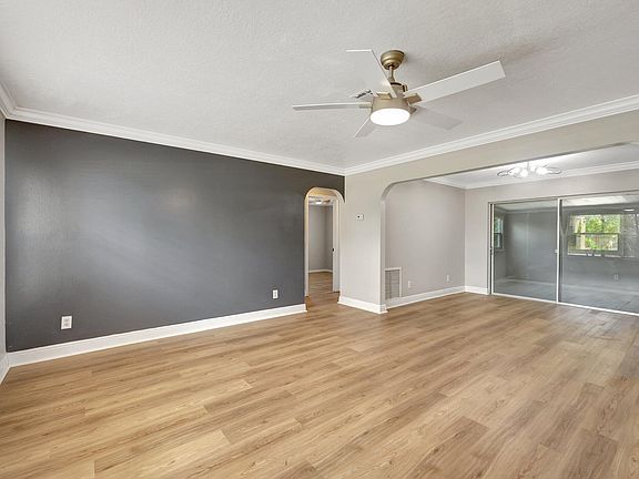3rd image of 1109 SE Sandia Drive