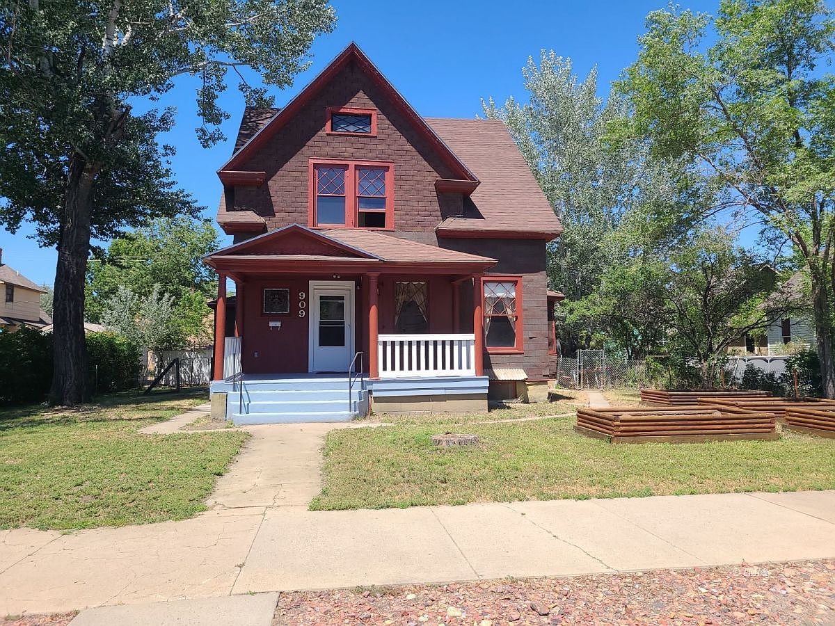 909 Pleasant St, Miles City, MT 59301 Zillow