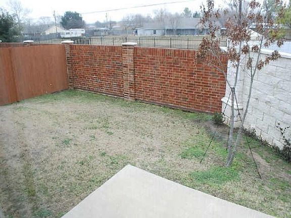 3rd image of 11400 Petunia Dr